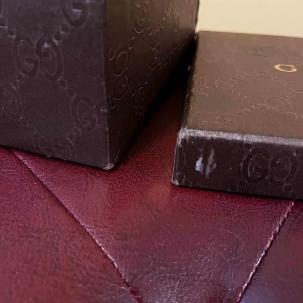 Gucci Embossed Brown Box with Gold Logo - Picture 9 of 14